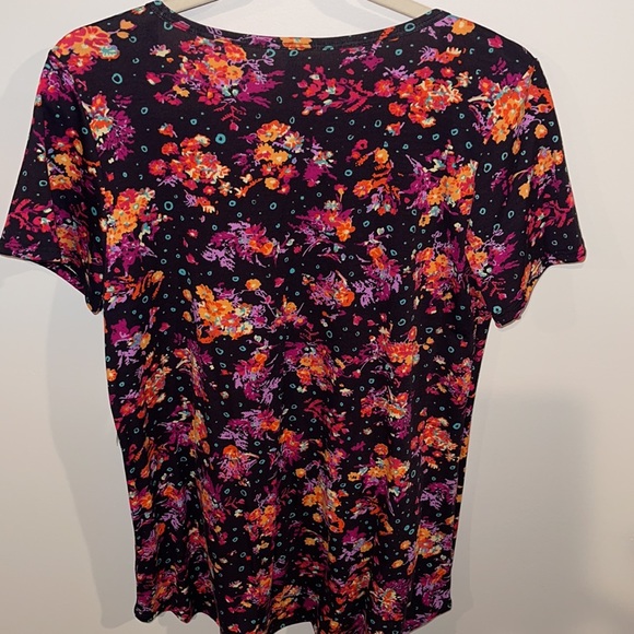 Lularoe Classic T knit top size medium - Picture 2 of 4